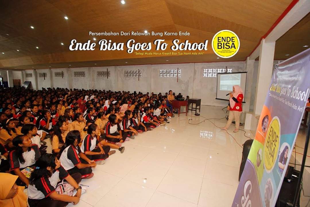 tuteh's tweet photo. #EndeBisa Goes to School. https://t.co/O5PYHZyHvl