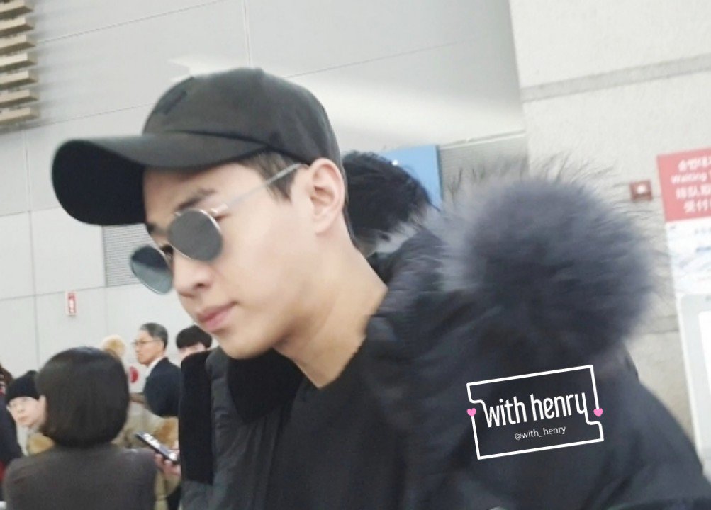 With__henry's tweet photo. 180105 #heney #헨리 인천공항 출국
잘 다녀와요! https://t.co/NpEQ06ikzI