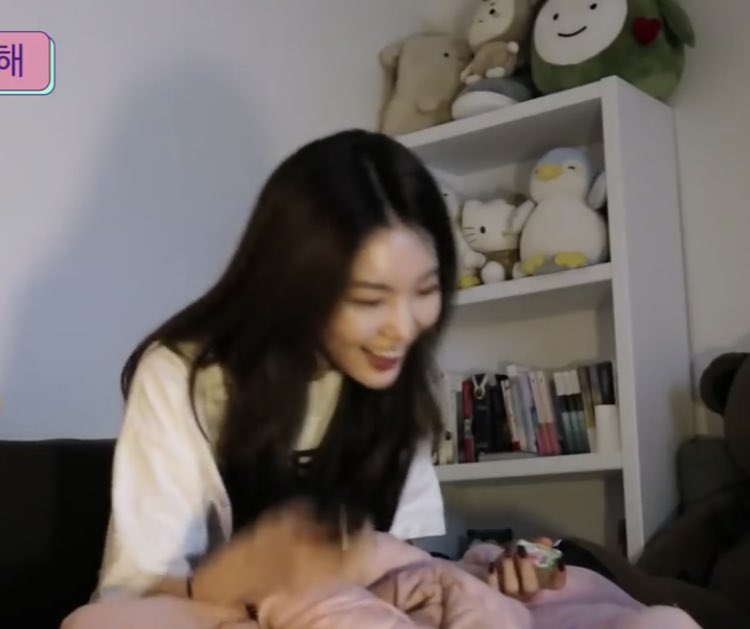 stop imagine just cuddling chungha and watching movies all night i’m gonna cry