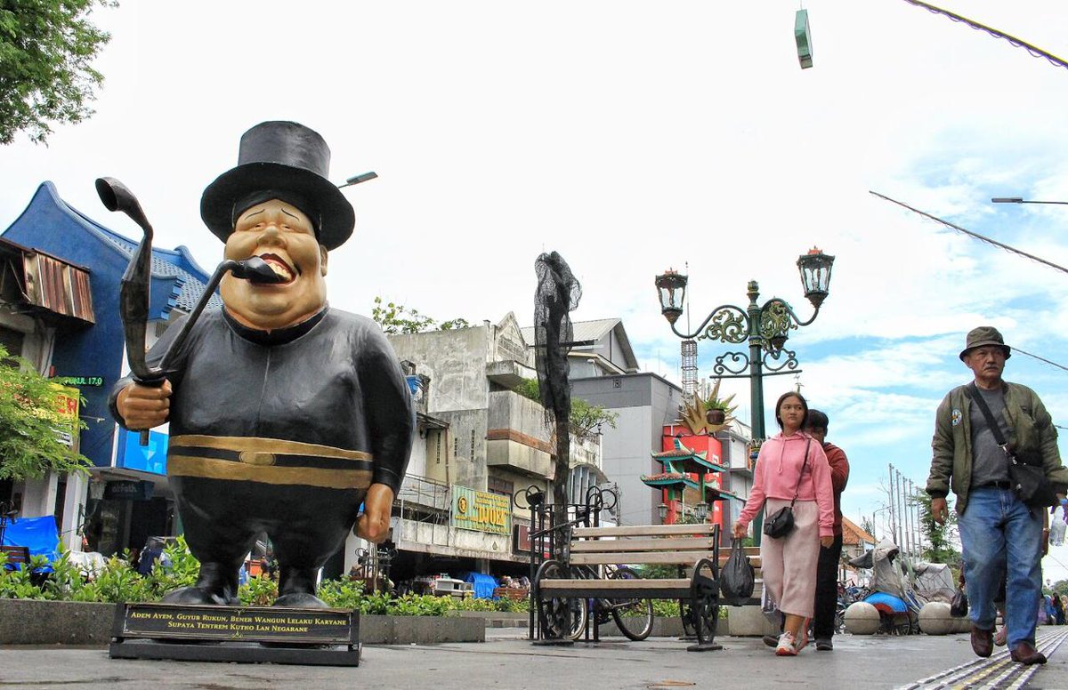 KemenPariwisata's tweet image. Saat ini Kawasan Pedestrian Malioboro juga dipercantik dengan hadirnya Instalasi Seni yang Instagramable bertema BEDJOKARTO. BEDJO berarti Untung dan KARTO berarti Aman
m.facebook.com/98663251138954…
#PesonaIndonesia #Kemenpar #ProgramKerja #KerjaBerdampak #PemerintahBekerja