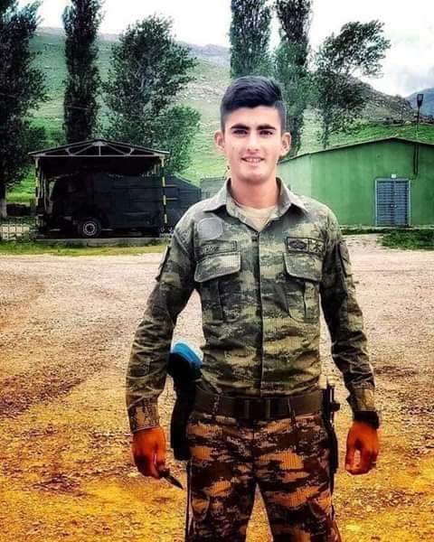 DOGRUSOZ_32's tweet photo. #TskninYigitleriUzmCvslar BU YİĞİT KARDEŞİMİZ DAHA DÜN ŞEHİT OLDU ALLAH RAHMET EYLESİN TABİKİ SÖZLEŞMELİ ŞEHİT OLDU https://t.co/BXCykUc4TQ