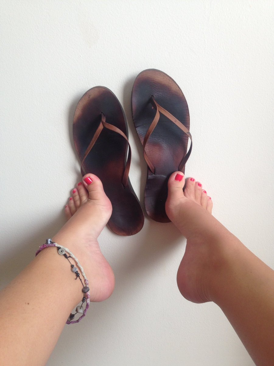 hansad01's tweet photo. #CherryMorgan is on my mind, with her feet too https://t.co/naqLjPTCXS