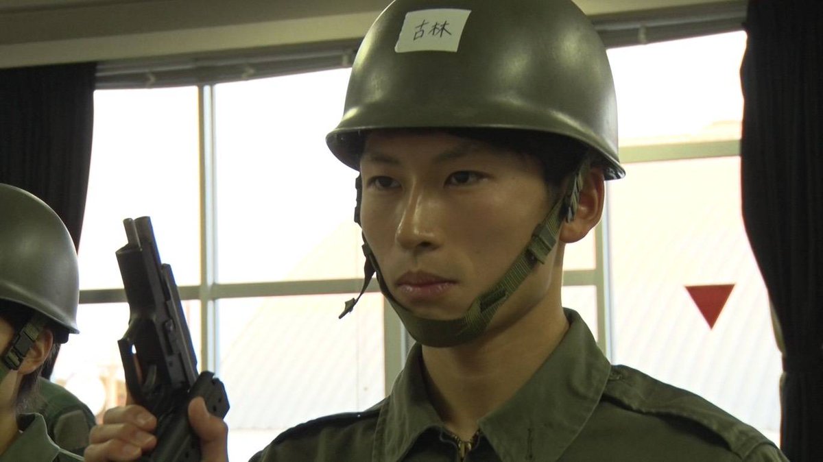 TVTOKYO_sports's tweet photo. 今夜のHumanウォッチャーは箱根駅伝に出場した「関東学生連合」

２０１９年の箱根駅伝に出場したチームは２３。その中に１つだけ複数の大学から選抜された選手で編成されたチームがあった。彼らが繋ぐのは、母校の名前の入った襷ではなく白の襷。白い襷が繋いだ物語に迫る。 

#箱根駅伝 https://t.co/C5kJA1ThTe