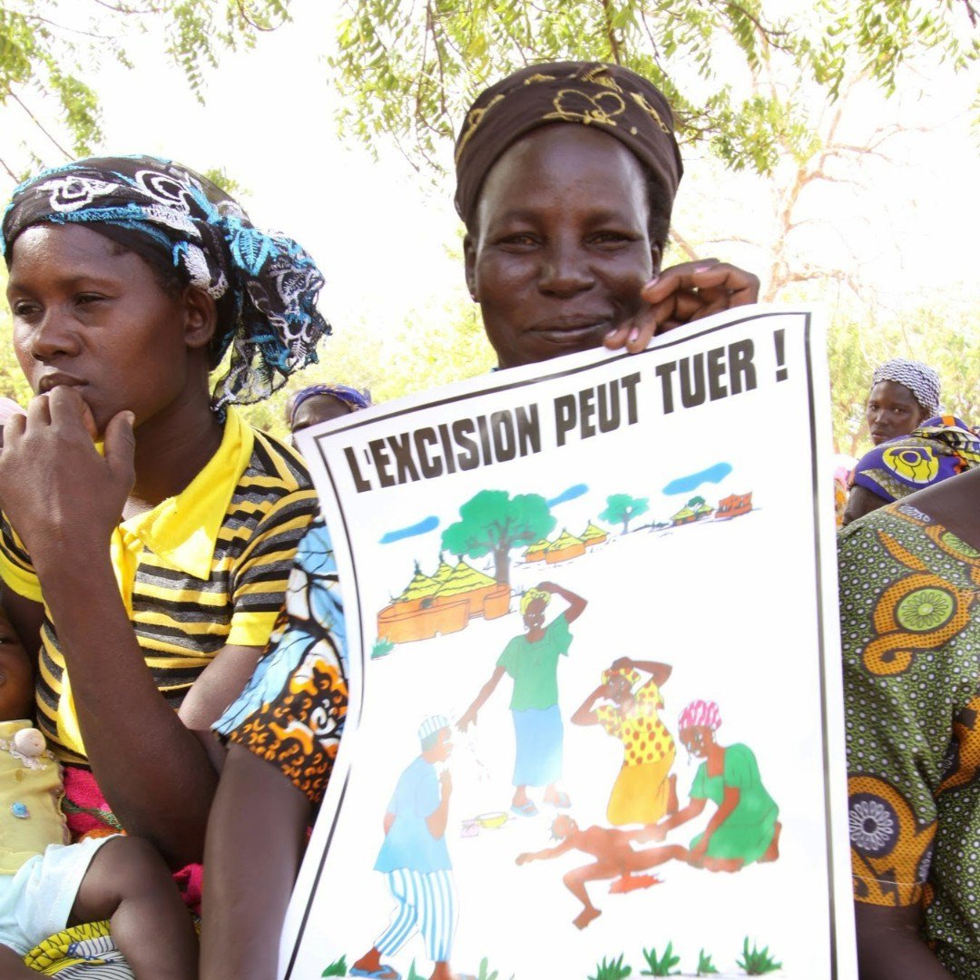UNICEF_Burkina's tweet photo. Le Saviez-vous ?

Environ 25 % des villages du Burkina Faso ont déjà déclaré leur engagement pour l’abandon des MGF (Mutilations Génitales Féminines) et des mariages d’enfants.

Et vous, êtes-vous contre ces pratiques ?

Pour chaque enfant la protection. https://t.co/eG0ly6WYTt