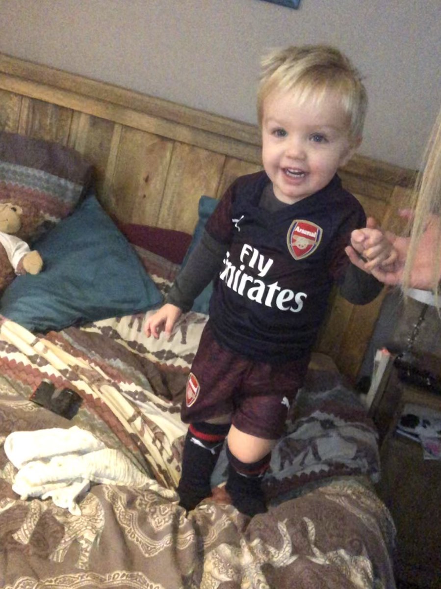 clareadarea's tweet image. Freddy’s first football coaching. @Arsenal #21m #startingyoung #futurestar🌟