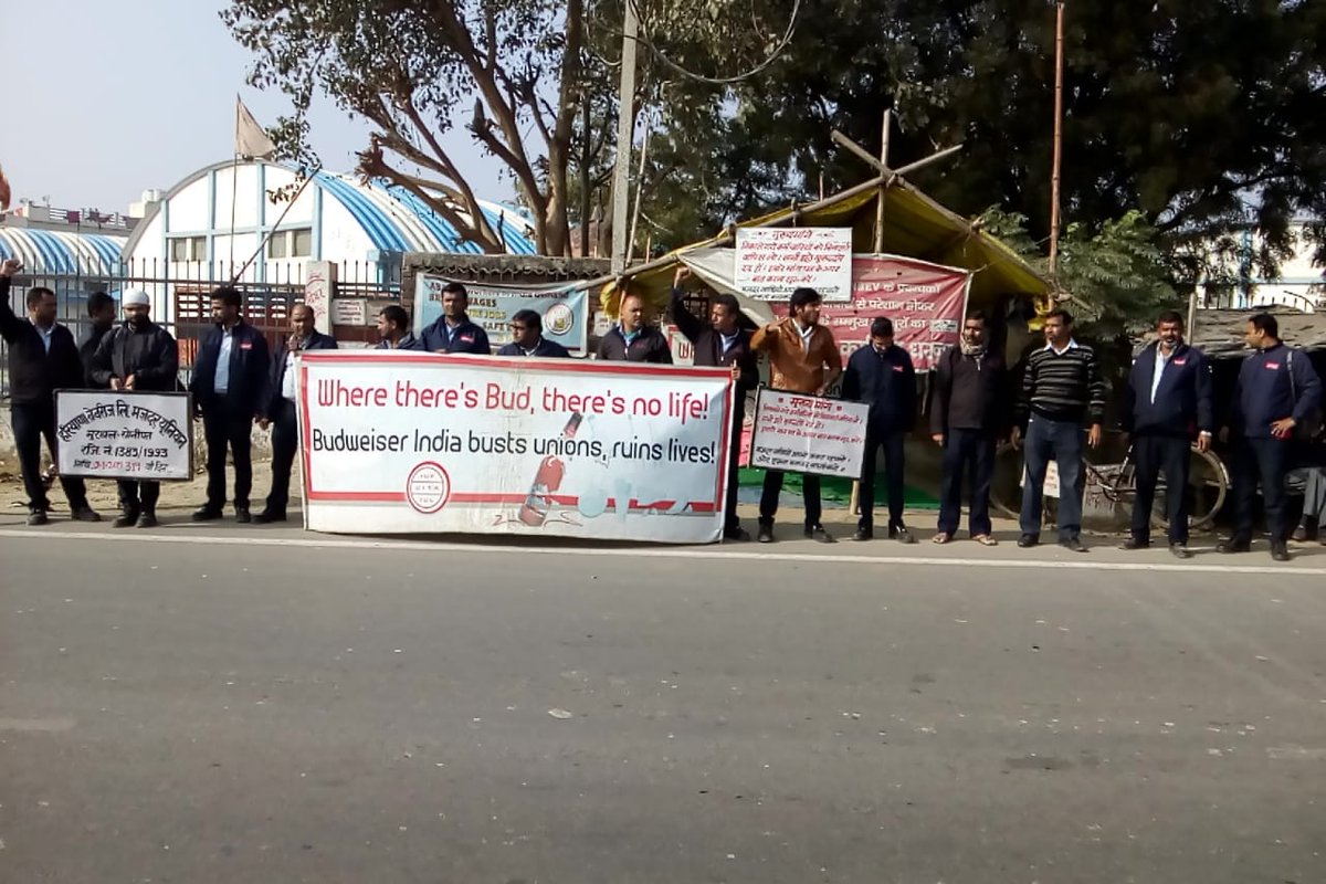 VinodKu53809065's tweet photo. Simple and Clear... Budweiser India workers demand justice at AB InBev Sonepat plant. 

#savethebudweiserworkers #321days #ABInBev #india #Sonepat https://t.co/DT5lsSX8zY