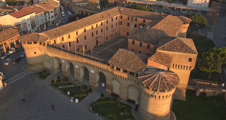 La Romagna è... Food!
Domenica 6 gennaio tutti invitati a Forlimpopoli per scoprire quanto di bello e di buono c'è nella patria di Pellegrino Artusi.
L'evento  bit.ly/Forlimpopoli_A… … … …
#capodannoinromagna #lodiciesorridi #visitromagna #emiliaromagnawelcome