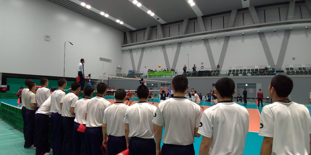 ট ইট র 広島県バレーボール協会 春の高校バレー 男子1回戦 崇徳 Vs 高知 25 19 25 23 2 0で崇徳の勝利 明日の相手はは一関修紅と開智の勝者 春高バレー 崇徳高校 広島県バレーボール協会