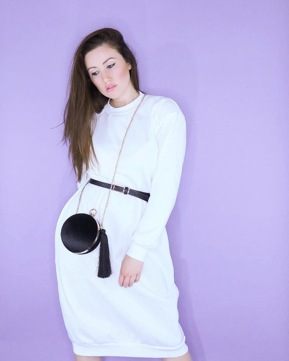 iammrsroach's tweet photo. @lucyscarfe looking unreal in our Melia Sweat Dress ๐
#sweatdress #styleblogger #fashionblogger #houndeduk #comfyoutfit #slay #beauty #ukfashion #boutique https://t.co/oEm5O0S2tl