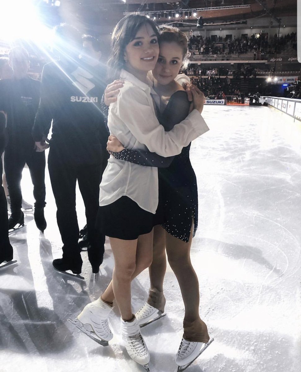 тутберидзе медведева поцелуй. тутберидзе фанфики. загитова медведева и тутберидзе. тутберидзе фанфики. тутберидзе и медведева.