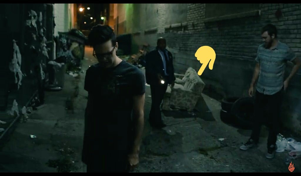 mythical_swift's tweet image. so I was watching #RLBuddySystem (again lol) and this time I noticed that how that sofa LOOKS exactly like the Lionel Richie sofa from the #TourofMythicality.... So I was wondering....

Is that the same sofa??