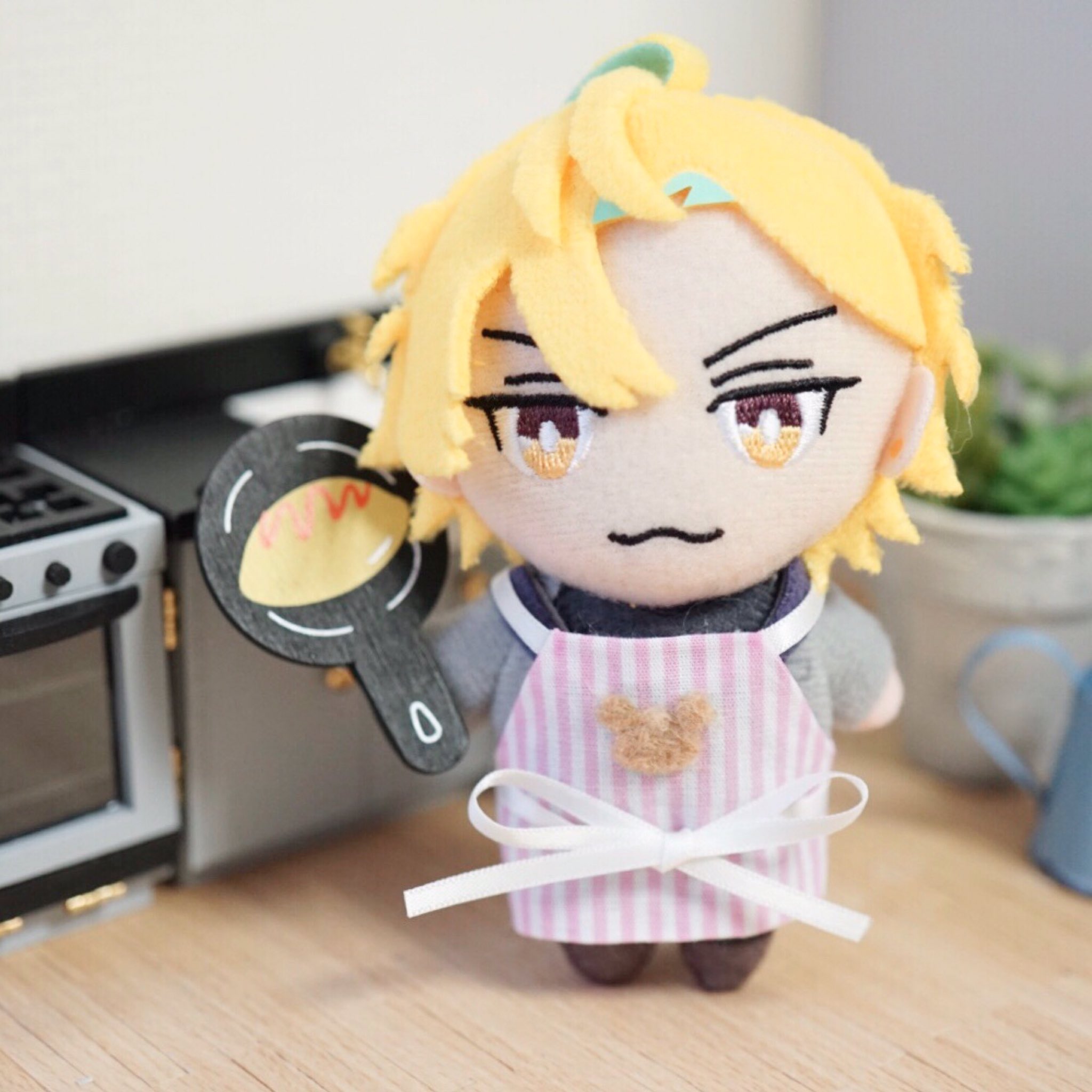 にーび 小さいぬい用のエプロンできた 作り方と型紙を置いておきます 縫い作業なしで簡単に作れるので ぬい ちゃんにママになってほしい方はお試しください 材料等の詳細は3枚目の型紙に書いてます ヒプマイ手芸部 にーび 小さいぬい用のエプロンできた 作り方と型紙を置いておきます 縫い作業なしで簡単に作れるので ぬい ちゃんにママになってほしい方はお試しください 材料等の詳細は3枚目の型紙に書いてます ヒプマイ手芸部