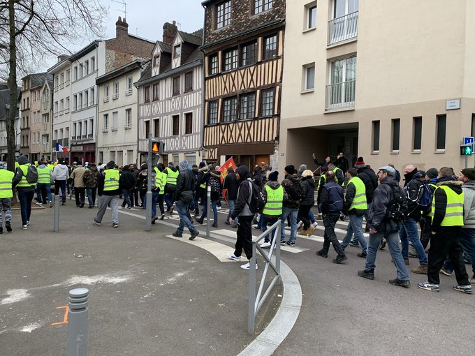 View image on Twitter