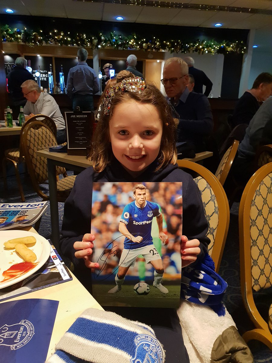 Thanks Yvonne and  <a href="/EFCHospitality/">Everton Hospitality</a> for looking after us at Nia's first game.