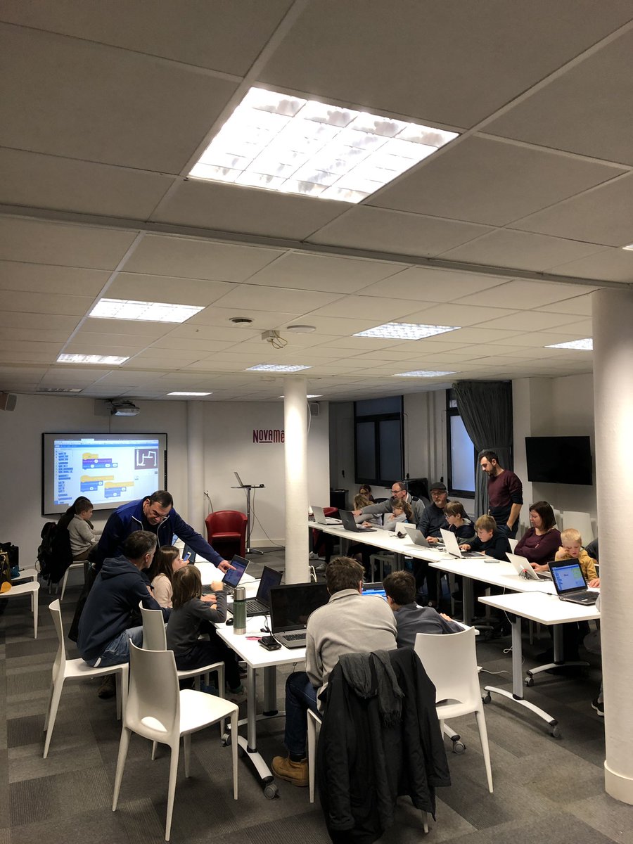 CompagnieDuCode's tweet image. Aujourd’hui, premier #CodingGouter de l’année, on expérimente la toute dernière version de Scratch. #Scratch3 @NovaMelee