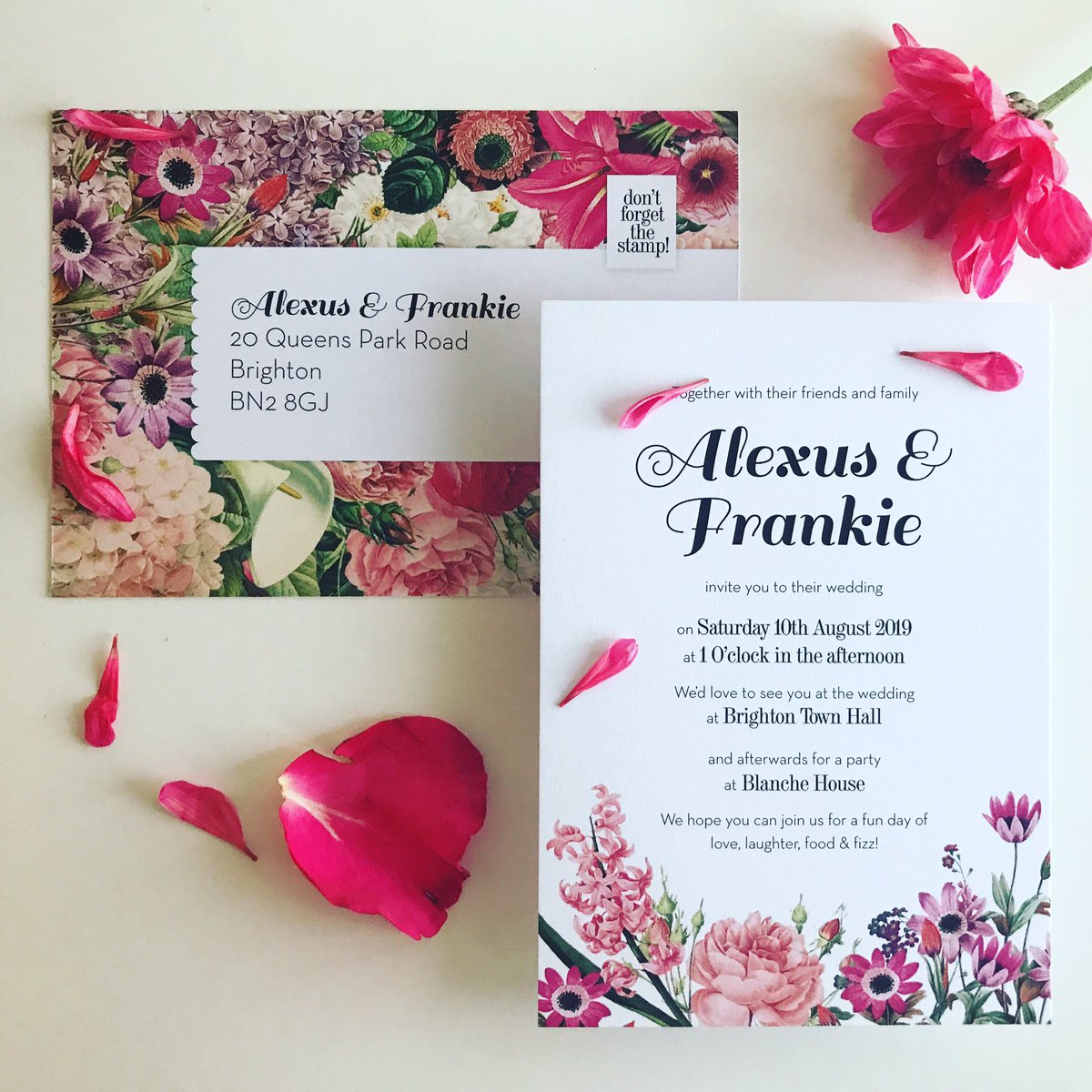 Happy new year to all our followers and customers!🥂🎉 Here is our gorgeous summer bloom collection in pink to bring you some cheer 😊 🌺 xxx #summerweddinginvitations