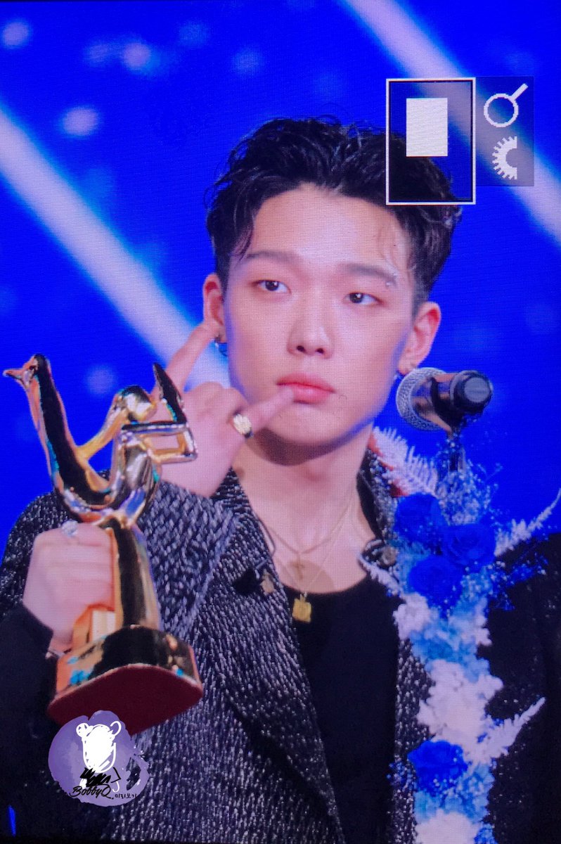 BobbyQ1221's tweet photo. 20190105 골든디스크 어워즈

#김지원 #바비 #바비큐 #bobby #bobbyq #バビ https://t.co/eZC6CpYaYC