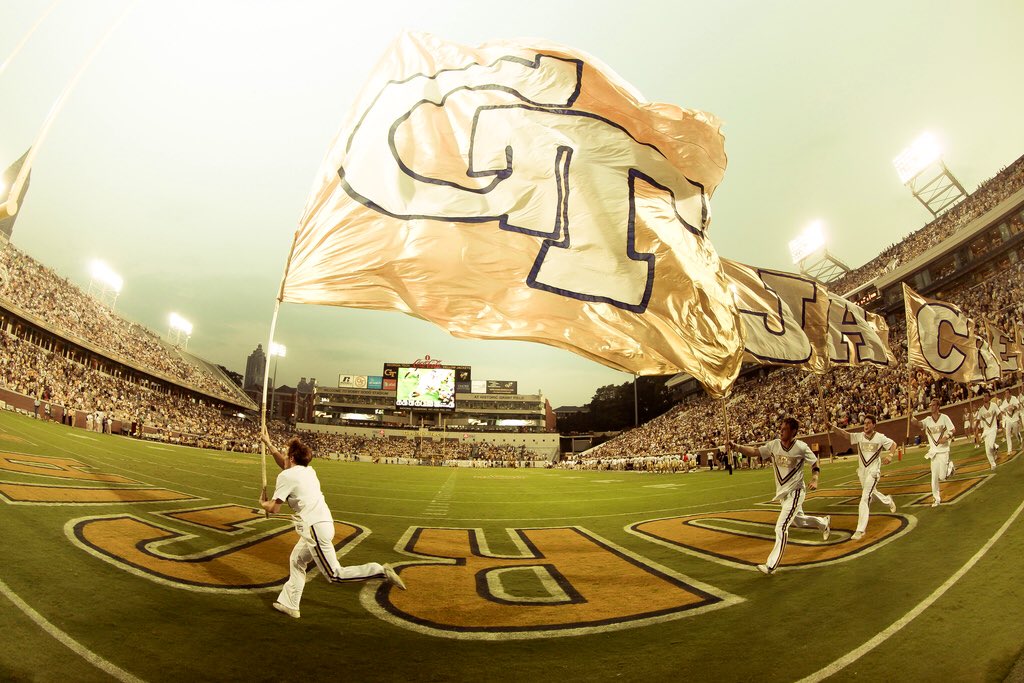 CoachCollins's tweet image. and if I had a son, sir,
I’d tell you what He’d do. 
He’d YELL...... 🗣🗣🗣