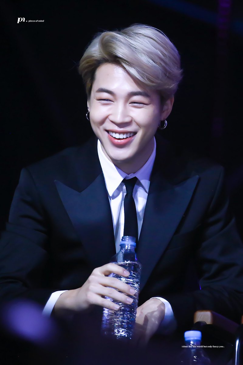 Happy New Year everyone!! ((tho its kinda late

How's everyone doin'?

Cr. Piecesofmind