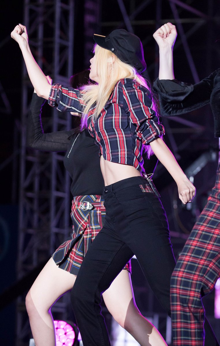 넌나의루키 tweet media