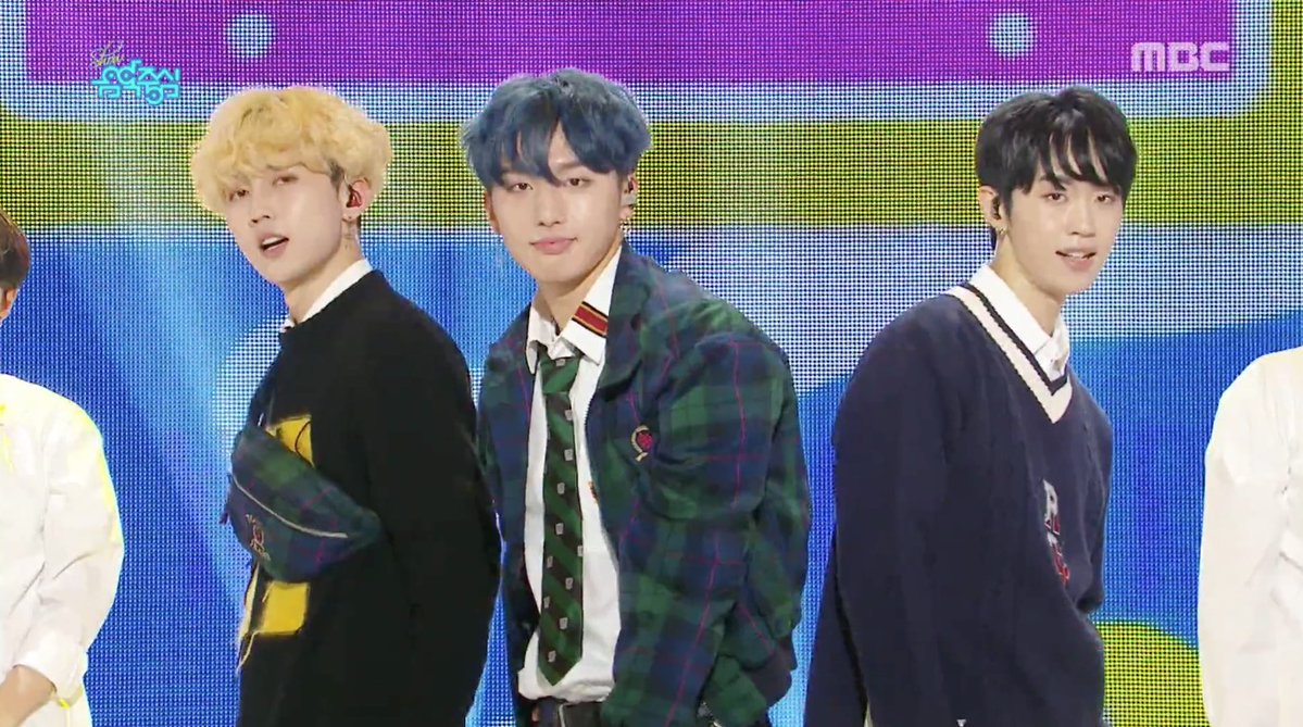 SoompiSpanish's tweet photo. #MONT canta "Will You Be My Girlfriend?" en "Music Core" 
 https://t.co/gy5eZwMuib https://t.co/sCEYs172tt