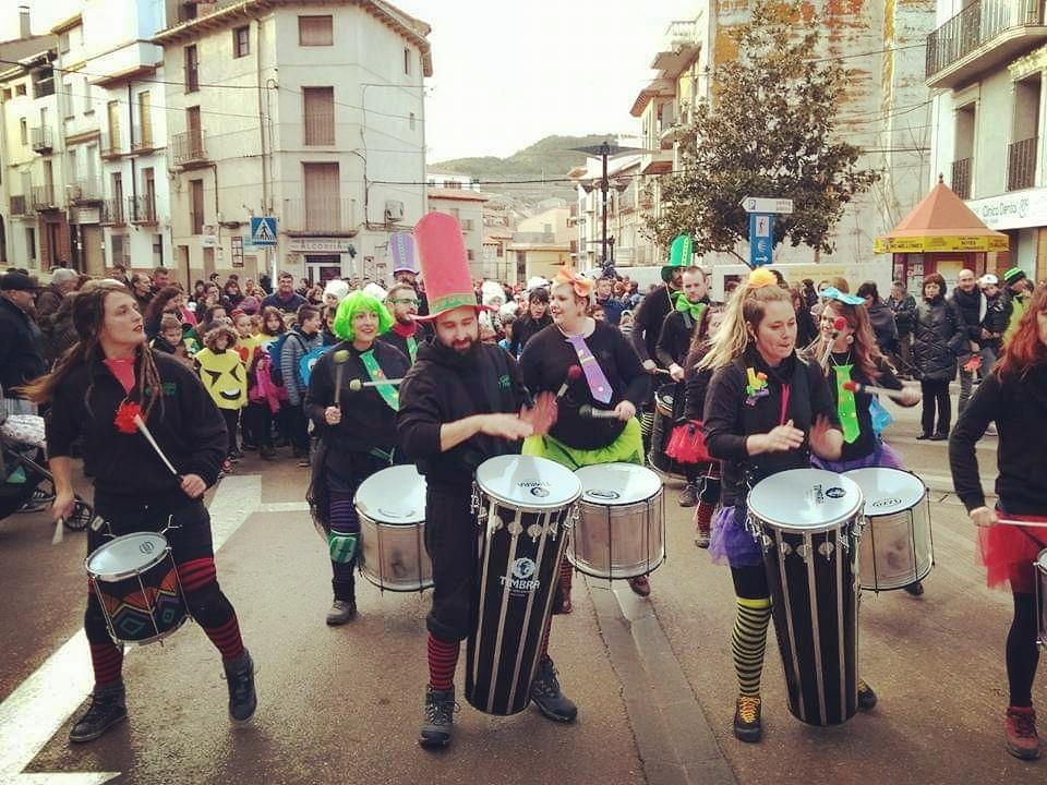 Los Reyes Magos llegan esta noche y como ya sabéis, vienen a todos los lugares así que este año les recibimos en las cabalgatas de: 
Cabalgata de Pinseque a las 18:30.
Cabalgata de La Muela a las 18:30. ¡Venir a recibirlos con nosotras!