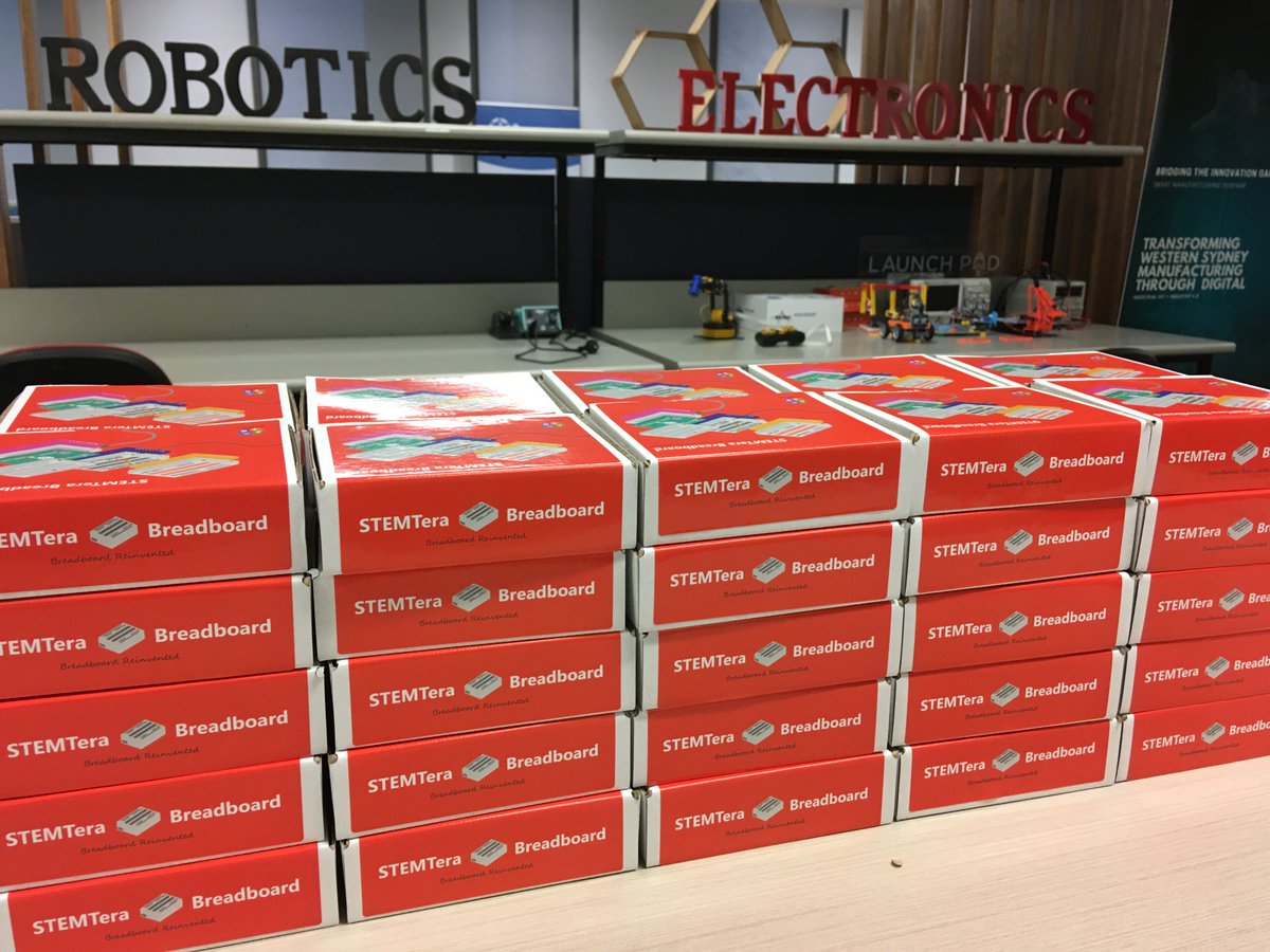 geekyjp's tweet image. With the help from @BusinessNSW , @westernsydneyu Launch Pad and @Schappi, agile electronics #manufacturing with 24 hours turnaround time is now possible in #westernsydney