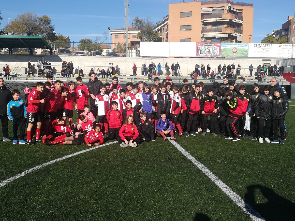 MarianaoPoblet's tweet photo. Torneo Solidario de Reyes CDMP
(Recogida de alimentos)
Matinal
@MarianaoPoblet 1 - @EFPremier 1(3-2)
@CEHospitalet  0 - @UERubi 1

Tercer y cuarto puesto
@CEHospitalet 3 - @EFPremier 0

Final
@MarianaoPoblet 3 - @UERubi 0 https://t.co/qRBWzY2AFk