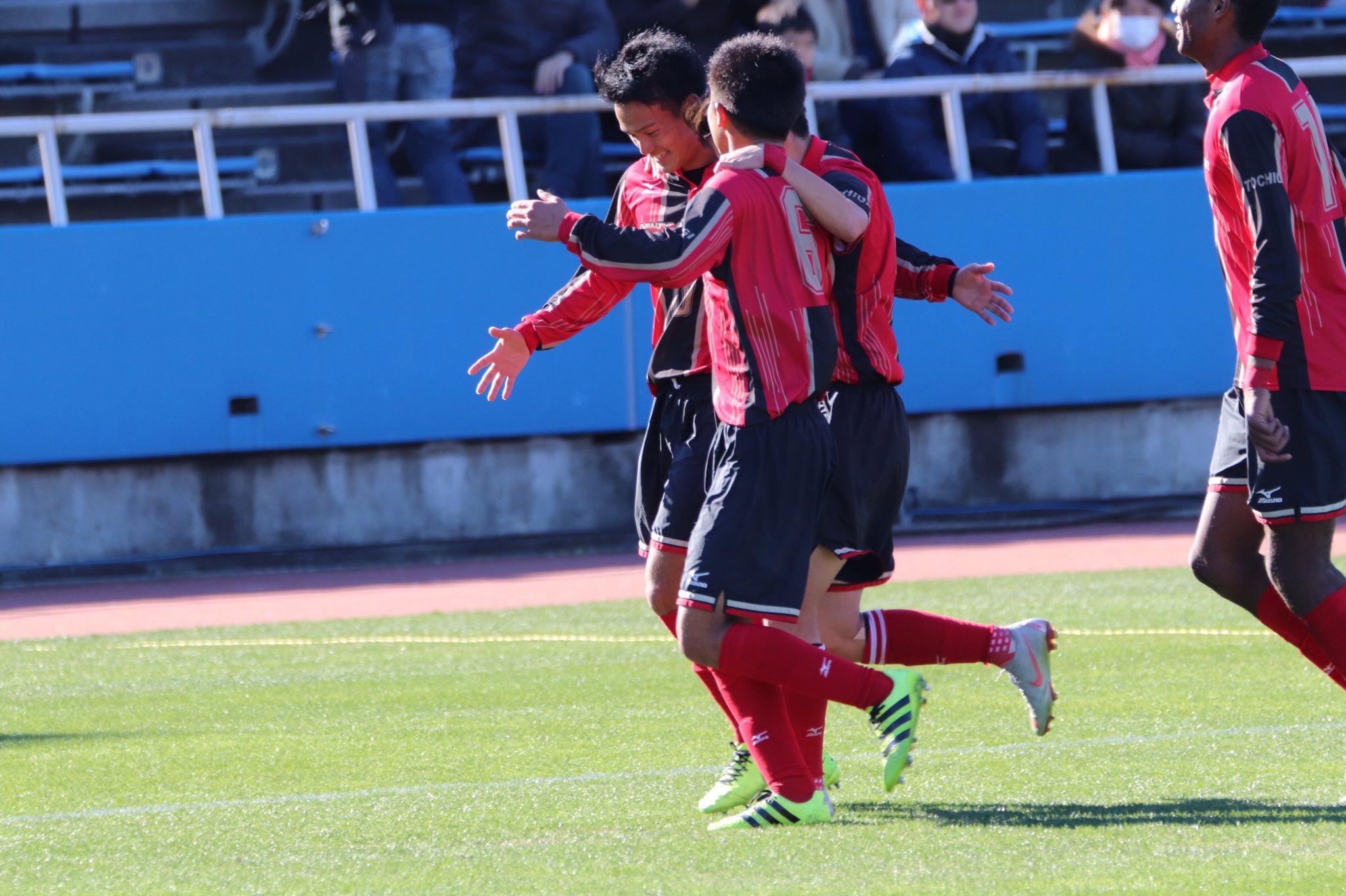 飯島翼 矢板中央サッカー部引退しました 辛い事もたくさんあったけどみんなと過ごした3年間は一生の思い出です 高校 サッカー最高でした 応援ありがとうございました T Co Ljvnkapbor Twitter