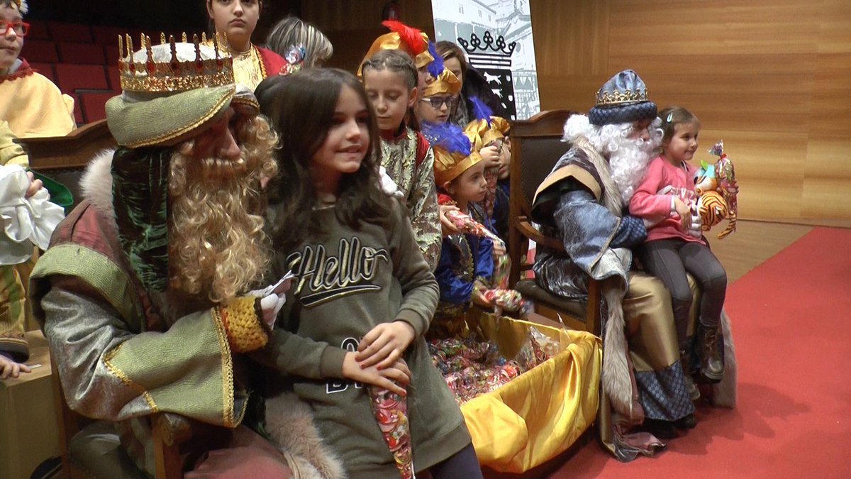 Aínda non entregaches a túa carta aos #ReisMagos? Consulta os horarios das #Cabalgatas 🔽

canleribeirasacra.gal/eventos/ e lévalla en persoa 👑

#CanleRibeiraSacra 🔼 #ConectandoTerritorio