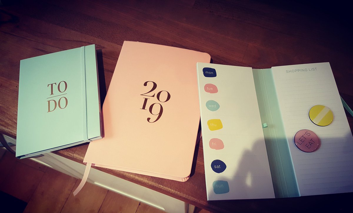 wildeemma5's tweet photo. @purefacialaesthetics I'm in stationary heaven Lol! Thank you @CleverBusyB for my new gifts! Very efficient delivery and amazing stationary! 

#busyb #busybee #stationarygeek #stationary #recipeplanner #todolist #diary #newyear #stationarytools #SaturdayMorning #giftideas #gift https://t.co/phHP4nwN2u