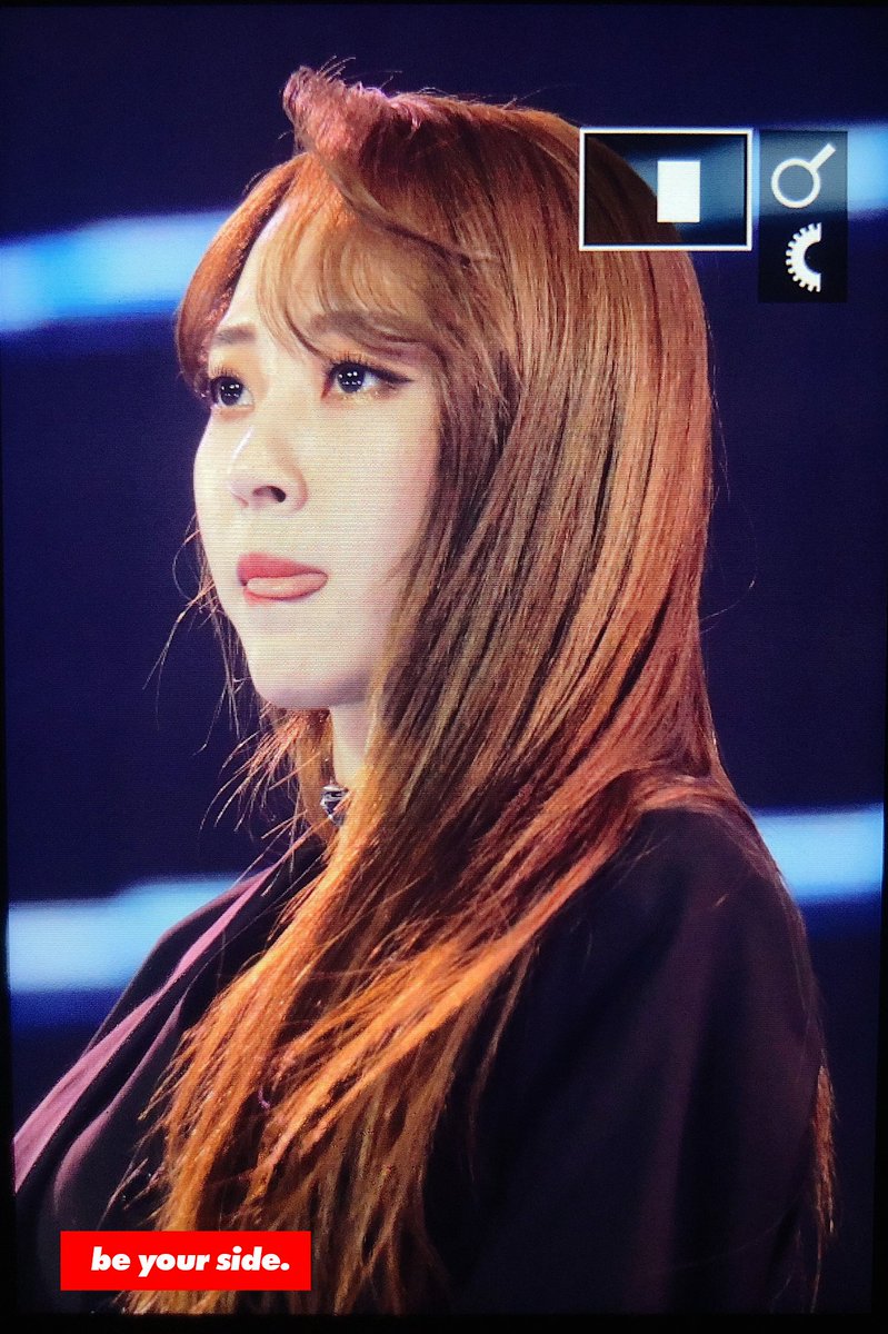 BE_YOUR_SIDE's tweet photo. 190105 골든디스크 문별 프리뷰1

문별 황제님ㅜㅜㅜㅜㅜ

#문별 #마마무 https://t.co/ahuDpGkcuF