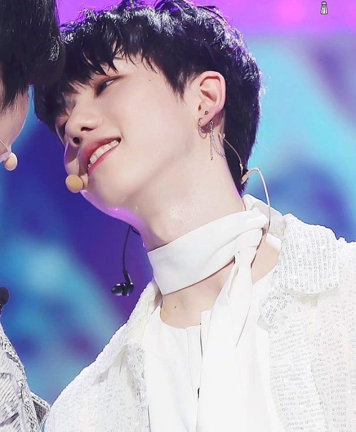 IDILYICMIN's tweet photo. @composerjimin his name is jeon doyum, he's part of under nineteen, wears brackets, has a lil giraffe neck, and he's a bts fanboy (he has even stated that his favorite song is young forever) and he rly be that one cute bitch 😔 https://t.co/pJkK7DApD4