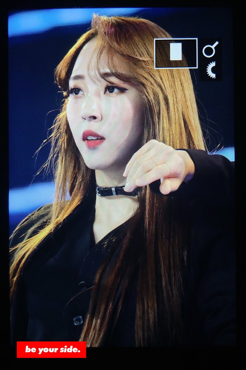 BE_YOUR_SIDE's tweet photo. 190105 골든디스크 문별 프리뷰1

문별 황제님ㅜㅜㅜㅜㅜ

#문별 #마마무 https://t.co/ahuDpGkcuF