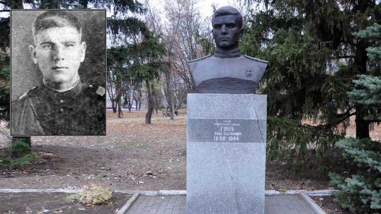 Voina_41_45's tweet image. 5 января 1944, внезапно ворвавшись в село Высокая Печь, танк лейтенанта Голуба уничтожил 3 «тигра», 2 «пантеры», 5 орудий и до роты пехоты. Передвигаясь от дома к дому, Голуб расстреливал в упор метавшихся в панике фашистов. В последней атаке направил танк на вражескую батарею