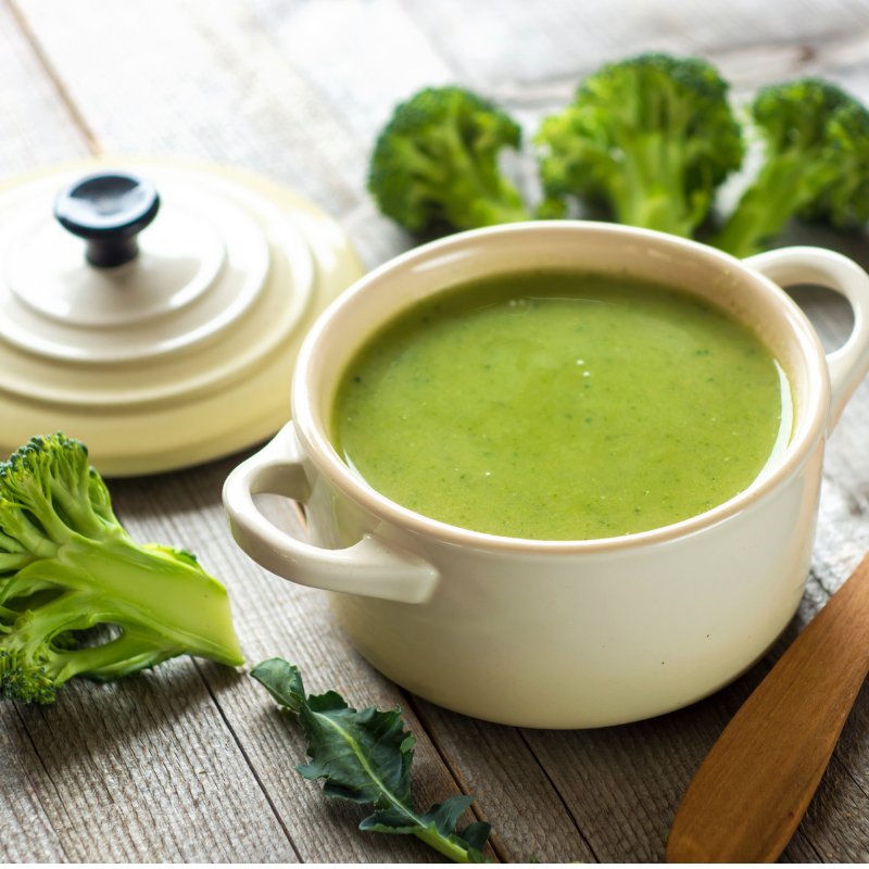 SunChlorellaUK's tweet photo. [ #Recipe : Broccoli, Fennel and Pear #Soup 
This beautiful, light yet creamy tasting soup is perfect for #detox days. The addition of pear provides a natural sweetness to this soup and is rich in pectin a soluble fibre to support bowel health.  https://t.co/g7VwbYsMxq https://t.co/AXxta0gY5d