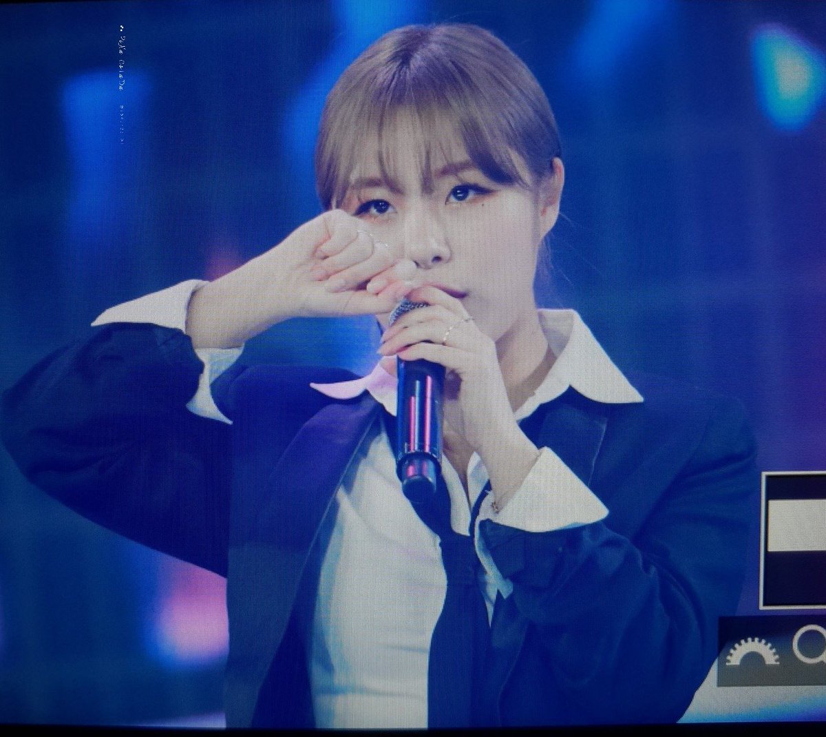 9541723_WH's tweet photo. 190115 골든디스크 마마무 휘인 프리뷰
#마마무 #휘인 #PNCLD https://t.co/fE8XikFMPK