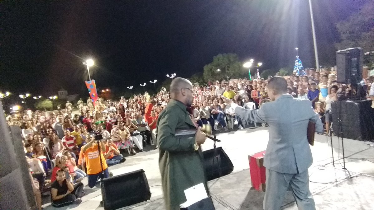 ROBERMARTINEZMU's tweet photo. Teatro, pintura, danza, música, artesanias... todo eso vivió Patillal en la "Noche Naranja" que celebró en anoche en este importante corregimiento. Así comenzamos el año de la Familia y la Economía Naranja. Gracias a todos los participantes. https://t.co/wsnfu6gQ8X