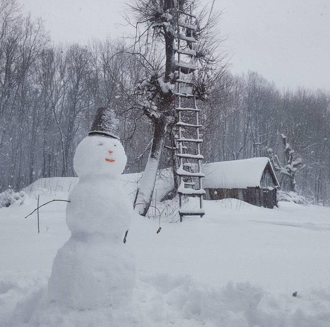 Winter's tale😍😍 Do you want set with me here? 😍With this cool snowman? 😁 https://t.co/VAuNteszqu