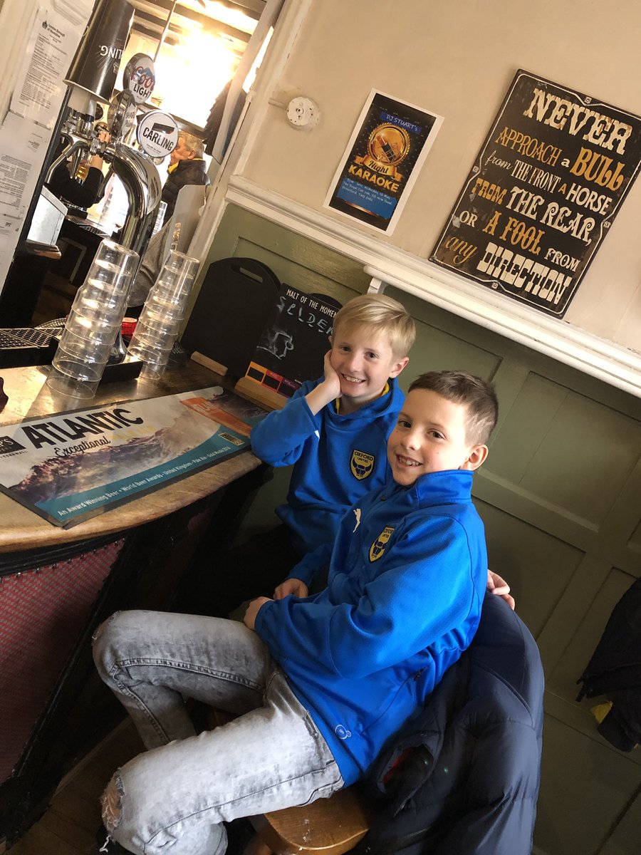 MarieChapman1's tweet photo. Wouldnโt be an away day without a pub visit!! #SoftDrinksOnly #OUFC https://t.co/yalenr5Tcj