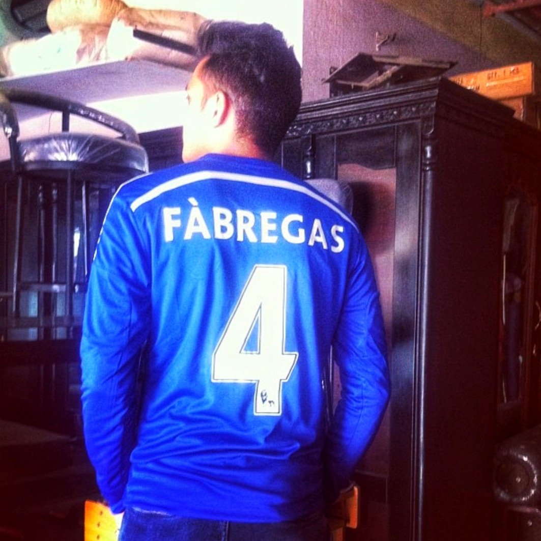 Chelsea14Oz's tweet photo. #MatchDay and high chance that this match will be the last match of #TheMagician for #ChelseaFC. Well, In that Case, thank you for everything @cesc4official. #Legend #CF4
Keep Wearing the Magic Hat wherever you go.
I'll keep this shirt of yours forever in #MyWardrobeCollection https://t.co/twLWlWXmEX