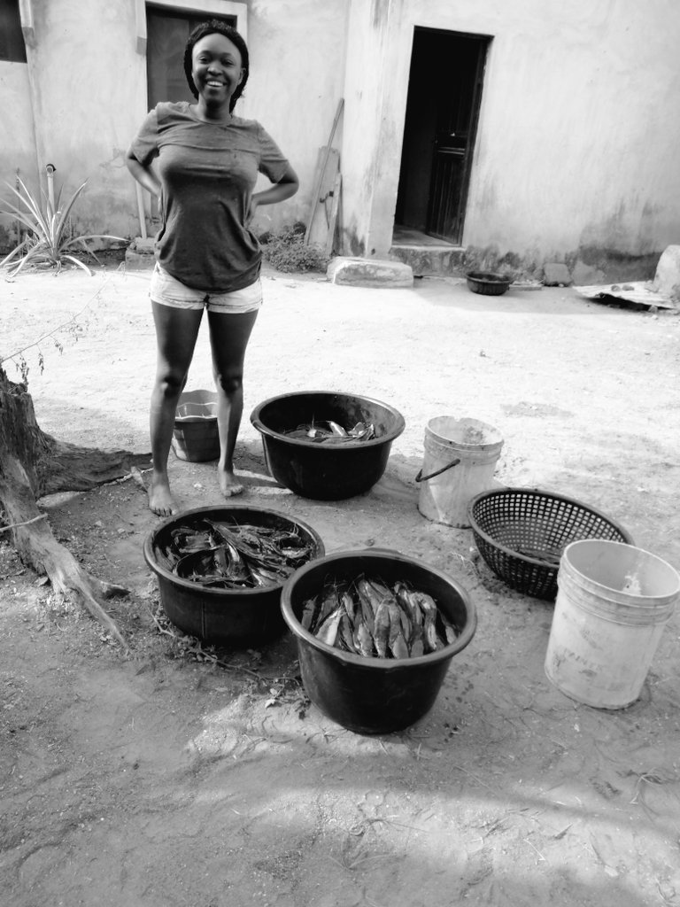 Freshly smoked catfish almost ready! 💃💃💃 Call me 'titilope eleja' 😁😁😀