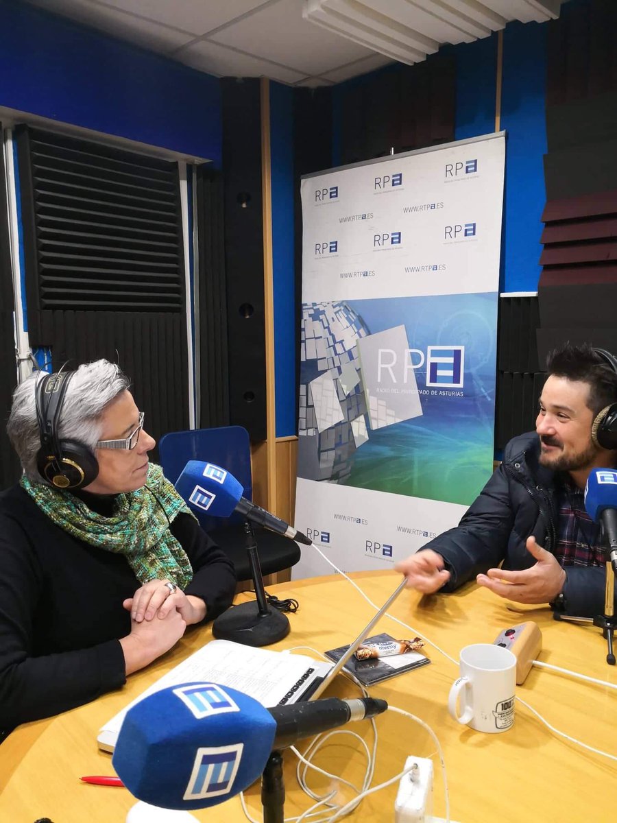 grblanco's tweet photo. ¡Pues creo que ha salido una gran entrevista! ¡Gracias Camino @asturiasx2 @RTPAOficial ! Ya colgaré el podcast cuando lo tenga.... #GermanRBlanco #LivelyWines #QuintaMilú #CasaAurora #SanEsteban #LaBicicletaVoladora https://t.co/WomBGFB5YH
