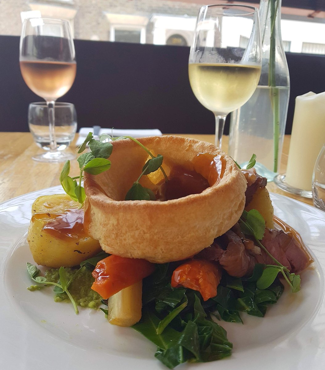 coachbrighton's tweet photo. Still taking bookings for our delish #Sunday #Roasts tomorrow! Support your local and independent businesses this month ❤🥂
#brighton #eatlocal #eatbrighton #restaurantsbrighton #SaturdayMotivation #SundayFunday #eats #supportlocal #Brightonfood #SundayThoughts #SaturdayMorning https://t.co/kvFArfb9E5