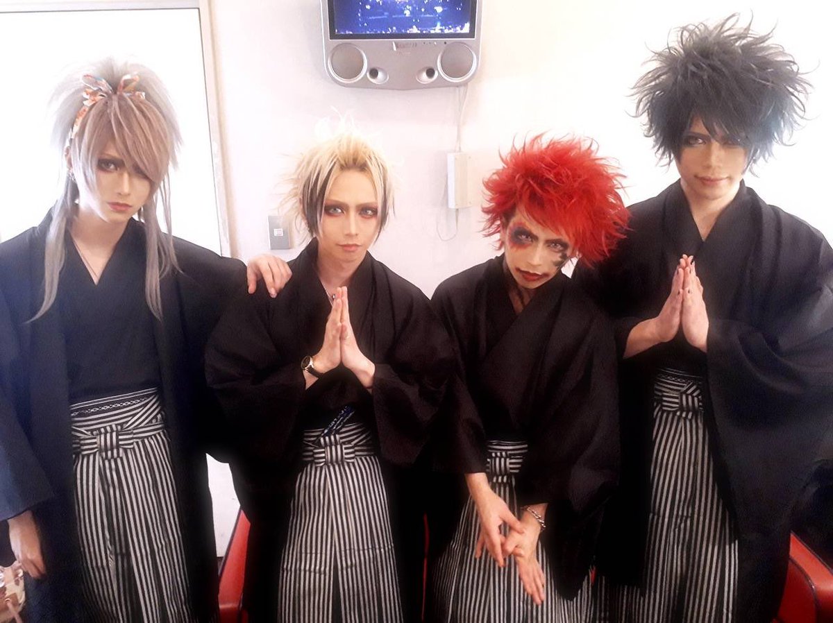 GOEMONRECORDS's tweet photo. ◆POIDOL
本日は
GOEMON RECORDS 年初めPresents
『2019☆ごえもん新年会～ 集まれ!ごえもんギャっ!! ～』
TSUTAYA O-EAST

新年1発目のLIVE！
ありがとうございました！！
2019年もよろしくお願いします💎

NEXT LIVE→
1.12(土)名古屋 E.L.L.
ViSULOG 8th ANNIVERSARY https://t.co/3Imt9s3KtX