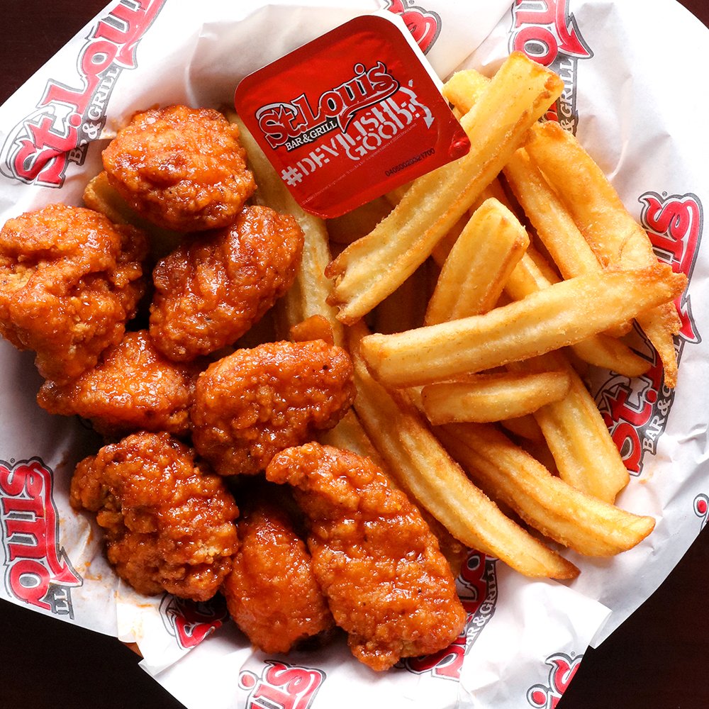 stlouiswings's tweet photo. It's a Boneless BONE-nanza 🎉 Get ALL YOU CAN EAT Boneless for only $17.99 all month long! #Deals #AYCE https://t.co/j9567lGhKl