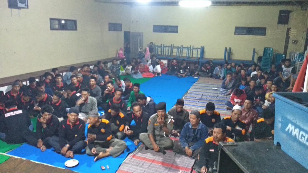 Banser Ranting Pandansari Kec. Kajoran bersama Karang Taruna Pandansari malam ini menggelar doa bersama untuk saudara2 kita di luar sana yang sedang terkena bencana.