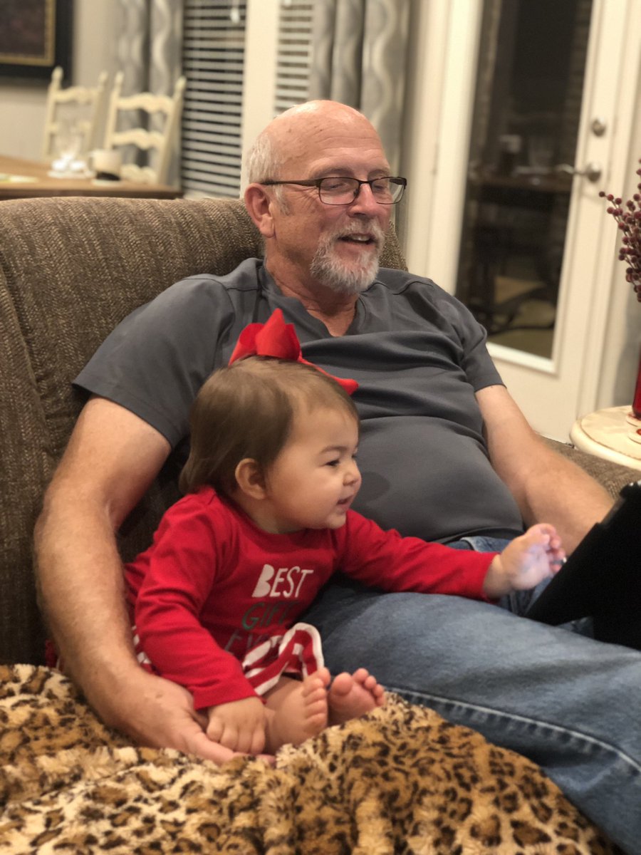 My niece teaching my dad how #hashtags work 👶🏻📲