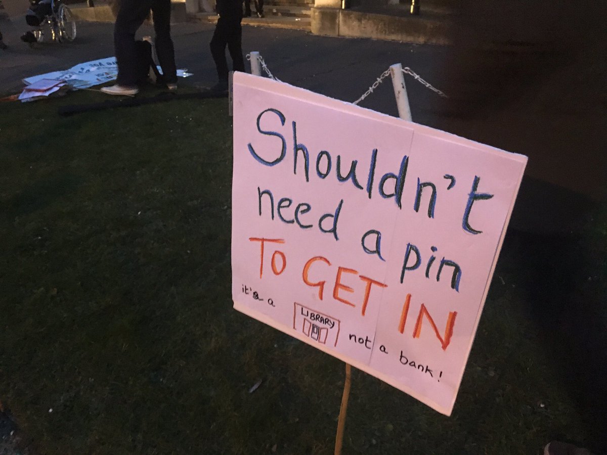 wylie_alan's tweet photo. “Shouldn’t need a pin to get in”
#stafflesslibraries
#savebarnetlibraries https://t.co/XfaKsmKZfw