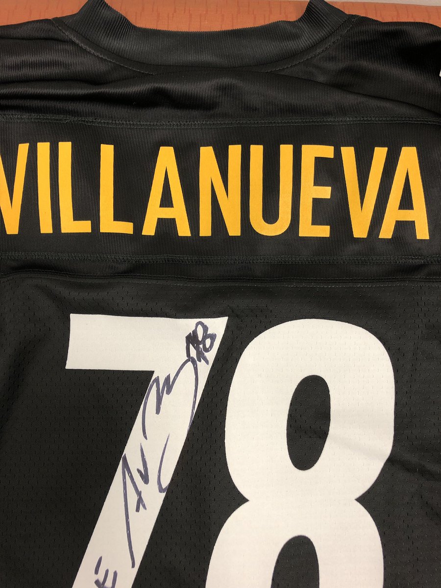 JordanW808's tweet photo. Had a customer bring me a signed Steelers jersey to thank me for helping her!!! OMG!! https://t.co/xZqVHubVCk